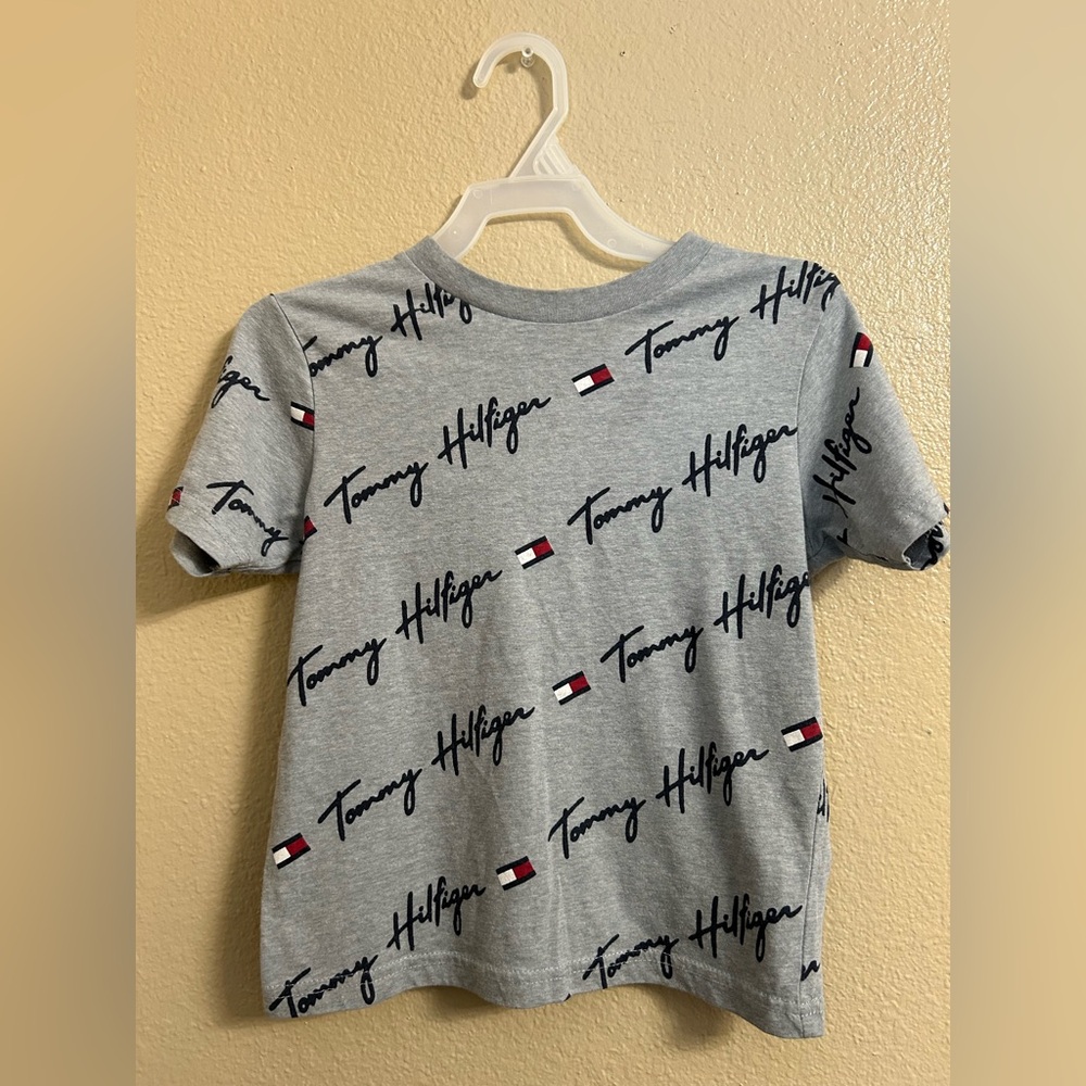 Tommy Hilfiger boys Gray Logo T-Shirt short sleeve size 5